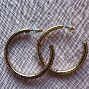 Elegant Gold Hoop Earrings
